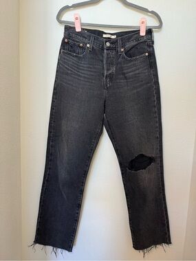Women's Levi’s Wedgie Black Straight Leg Distressed Jeans